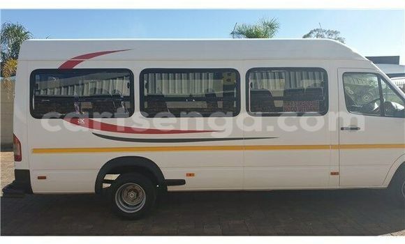 Buy Used Mercedes‒Benz S–Class White Car in Ezulwini in Hhohho Buy Used Mercedes‒Benz S–Class White Car in Ezulwini in Hhohho