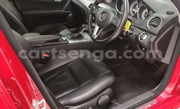 Acheter Occasion Voiture Mercedes‒Benz C–Class Rouge à Ezulwini, Hhohho Acheter Occasion Voiture Mercedes‒Benz C–Class Rouge à Ezulwini, Hhohho