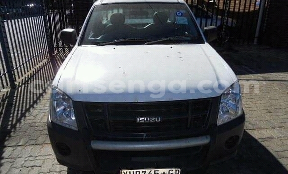 Buy Used Isuzu KB White Car in Ezulwini in Hhohho Buy Used Isuzu KB White Car in Ezulwini in Hhohho