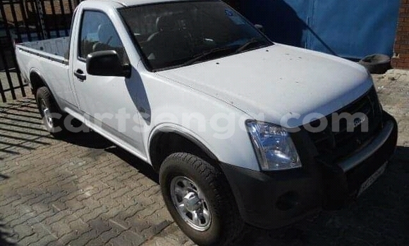 Buy Used Isuzu KB White Car in Ezulwini in Hhohho Buy Used Isuzu KB White Car in Ezulwini in Hhohho