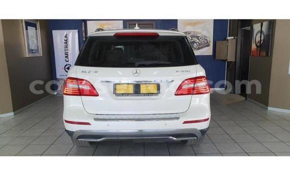 Acheter Occasion Voiture Mercedes‒Benz M-klasse AMG Blanc à Manzini, Manzini Acheter Occasion Voiture Mercedes‒Benz M-klasse AMG Blanc à Manzini, Manzini