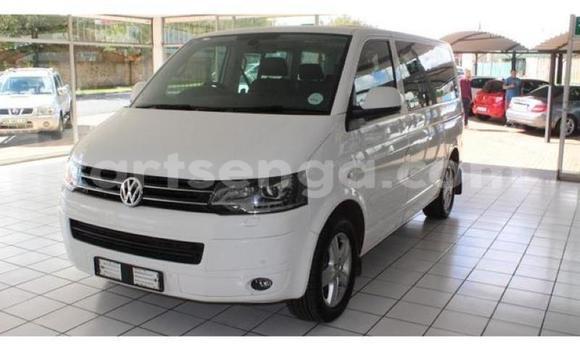 Acheter Occasion Voiture Volkswagen Caravelle Blanc à Ngomane, Lubombo District Acheter Occasion Voiture Volkswagen Caravelle Blanc à Ngomane, Lubombo District