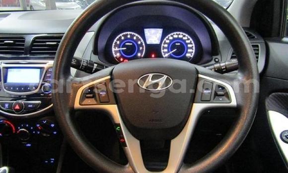 Acheter Occasion Voiture Hyundai Accent Noir à Bulembu, Hhohho Acheter Occasion Voiture Hyundai Accent Noir à Bulembu, Hhohho