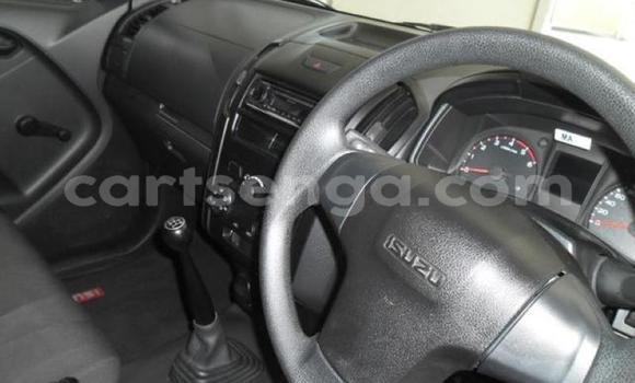 Nunua Ilio tumika Isuzu KB White Gari ndani ya Manzini nchini Manzini Nunua Ilio tumika Isuzu KB White Gari ndani ya Manzini nchini Manzini