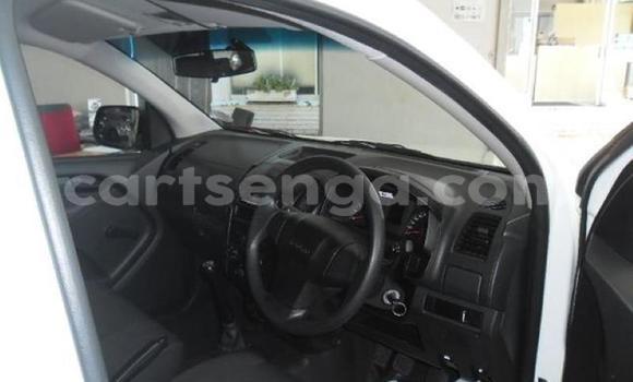 Nunua Ilio tumika Isuzu KB White Gari ndani ya Manzini nchini Manzini Nunua Ilio tumika Isuzu KB White Gari ndani ya Manzini nchini Manzini