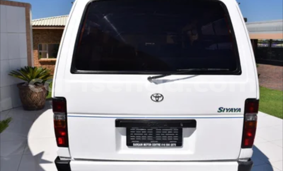 Buy Used Toyota Hiace White Car in Bhunya in Manzini Buy Used Toyota Hiace White Car in Bhunya in Manzini