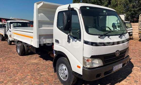 Buy Used Toyota Dyna White Truck in Mbabane in Manzini Buy Used Toyota Dyna White Truck in Mbabane in Manzini