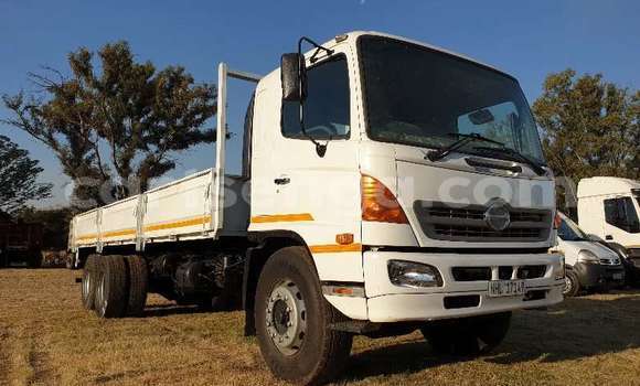 Buy Used Hino 300 Series White Truck in Mbabane in Manzini Buy Used Hino 300 Series White Truck in Mbabane in Manzini