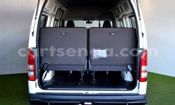 Nunua Ilio tumika Toyota Hiace Silver Gari ndani ya Mbabane nchini Manzini Nunua Ilio tumika Toyota Hiace Silver Gari ndani ya Mbabane nchini Manzini