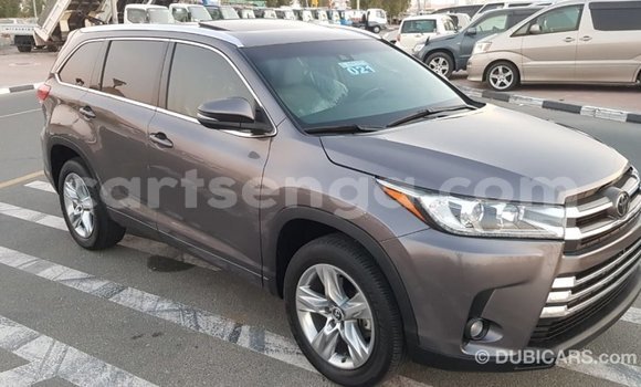Buy Import Toyota Highlander Other Car in Import - Dubai in Hhohho Buy Import Toyota Highlander Other Car in Import - Dubai in Hhohho