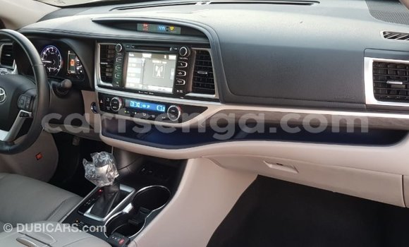 Buy Import Toyota Highlander Other Car in Import - Dubai in Hhohho Buy Import Toyota Highlander Other Car in Import - Dubai in Hhohho