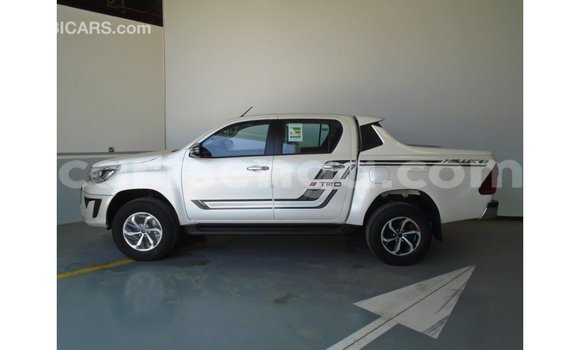 Buy Import Toyota Hilux White Car in Import - Dubai in Hhohho Buy Import Toyota Hilux White Car in Import - Dubai in Hhohho