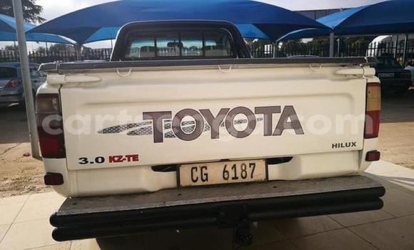 Buy Used Toyota Hilux White Car in Ezulwini in Hhohho Buy Used Toyota Hilux White Car in Ezulwini in Hhohho