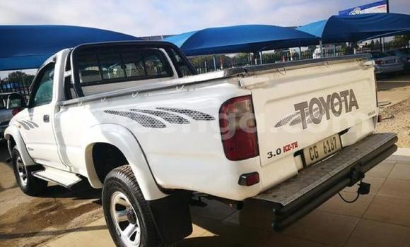 Buy Used Toyota Hilux White Car in Ezulwini in Hhohho Buy Used Toyota Hilux White Car in Ezulwini in Hhohho