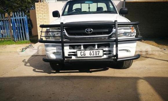 Buy Used Toyota Hilux White Car in Ezulwini in Hhohho Buy Used Toyota Hilux White Car in Ezulwini in Hhohho