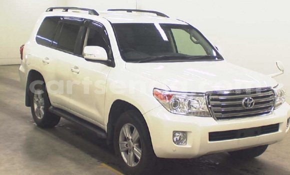 Acheter Import Voiture Toyota Land Cruiser Blanc à Import - Dubai, Hhohho Acheter Import Voiture Toyota Land Cruiser Blanc à Import - Dubai, Hhohho