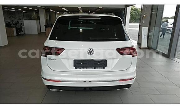 Acheter Occasion Voiture Volkswagen Tiguan Blanc à Manzini, Manzini Acheter Occasion Voiture Volkswagen Tiguan Blanc à Manzini, Manzini