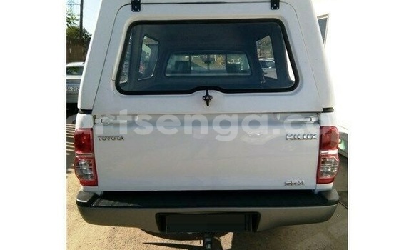 Buy Used Toyota Hilux White Car in Ezulwini in Hhohho Buy Used Toyota Hilux White Car in Ezulwini in Hhohho
