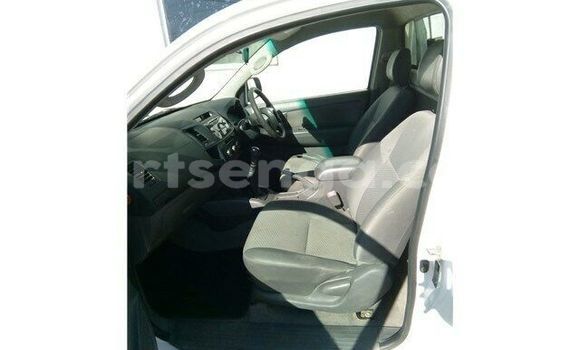 Buy Used Toyota Hilux White Car in Ezulwini in Hhohho Buy Used Toyota Hilux White Car in Ezulwini in Hhohho