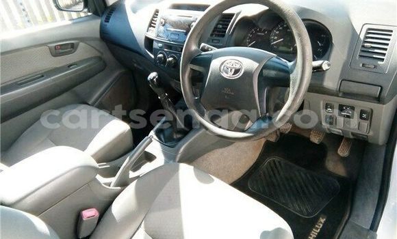 Buy Used Toyota Hilux White Car in Ezulwini in Hhohho Buy Used Toyota Hilux White Car in Ezulwini in Hhohho