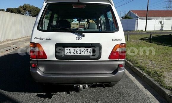 Buy Used Toyota Comfort White Car in Ezulwini in Hhohho Buy Used Toyota Comfort White Car in Ezulwini in Hhohho