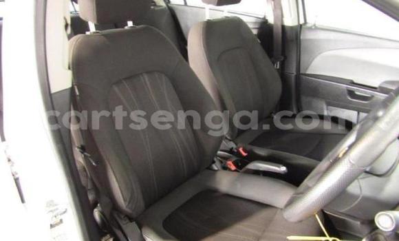 Nunua Ilio tumika Chevrolet Sonic White Gari ndani ya Mbabane nchini Manzini Nunua Ilio tumika Chevrolet Sonic White Gari ndani ya Mbabane nchini Manzini