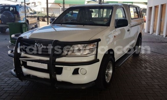Buy Used Toyota Hilux White Car in Ezulwini in Hhohho Buy Used Toyota Hilux White Car in Ezulwini in Hhohho
