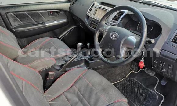 Nunua Ilio tumika Toyota Hilux White Gari ndani ya Manzini nchini Manzini Nunua Ilio tumika Toyota Hilux White Gari ndani ya Manzini nchini Manzini