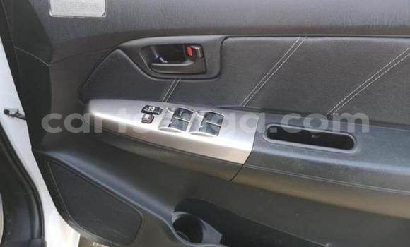 Nunua Ilio tumika Toyota Hilux White Gari ndani ya Manzini nchini Manzini Nunua Ilio tumika Toyota Hilux White Gari ndani ya Manzini nchini Manzini