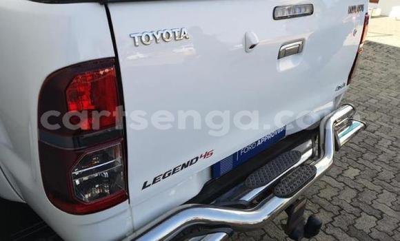 Nunua Ilio tumika Toyota Hilux White Gari ndani ya Manzini nchini Manzini Nunua Ilio tumika Toyota Hilux White Gari ndani ya Manzini nchini Manzini