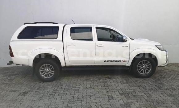 Nunua Ilio tumika Toyota Hilux White Gari ndani ya Manzini nchini Manzini Nunua Ilio tumika Toyota Hilux White Gari ndani ya Manzini nchini Manzini