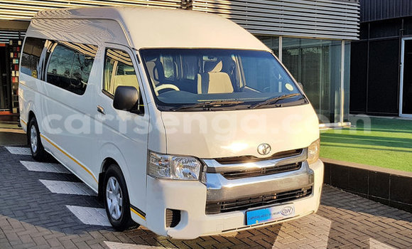 Nunua Ilio tumika Toyota 4Runner White Gari ndani ya Bulembu nchini Hhohho Nunua Ilio tumika Toyota 4Runner White Gari ndani ya Bulembu nchini Hhohho