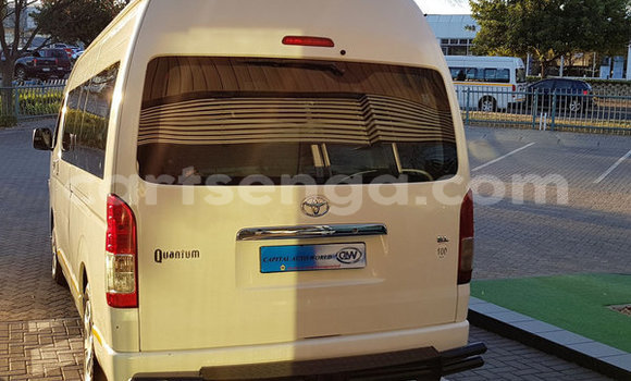 Nunua Ilio tumika Toyota 4Runner White Gari ndani ya Bulembu nchini Hhohho Nunua Ilio tumika Toyota 4Runner White Gari ndani ya Bulembu nchini Hhohho