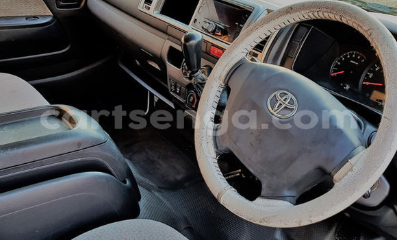 Nunua Ilio tumika Toyota 4Runner White Gari ndani ya Bulembu nchini Hhohho Nunua Ilio tumika Toyota 4Runner White Gari ndani ya Bulembu nchini Hhohho