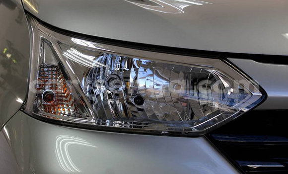 Nunua Ilio tumika Toyota Avanza Silver Gari ndani ya Ezulwini nchini Hhohho Nunua Ilio tumika Toyota Avanza Silver Gari ndani ya Ezulwini nchini Hhohho