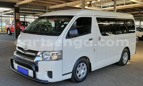 Nunua Ilio tumika Toyota 4Runner White Gari ndani ya Bulembu nchini Hhohho Nunua Ilio tumika Toyota 4Runner White Gari ndani ya Bulembu nchini Hhohho