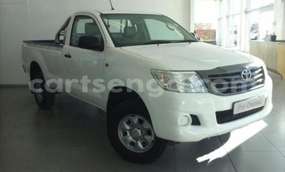 Nunua Ilio tumika Toyota Hilux White Gari ndani ya Manzini nchini Manzini Nunua Ilio tumika Toyota Hilux White Gari ndani ya Manzini nchini Manzini
