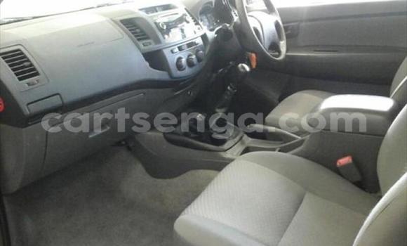 Nunua Ilio tumika Toyota Hilux White Gari ndani ya Manzini nchini Manzini Nunua Ilio tumika Toyota Hilux White Gari ndani ya Manzini nchini Manzini