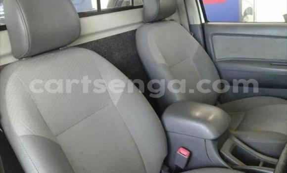 Nunua Ilio tumika Toyota Hilux White Gari ndani ya Manzini nchini Manzini Nunua Ilio tumika Toyota Hilux White Gari ndani ya Manzini nchini Manzini