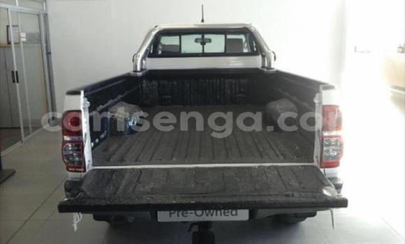 Nunua Ilio tumika Toyota Hilux White Gari ndani ya Manzini nchini Manzini Nunua Ilio tumika Toyota Hilux White Gari ndani ya Manzini nchini Manzini