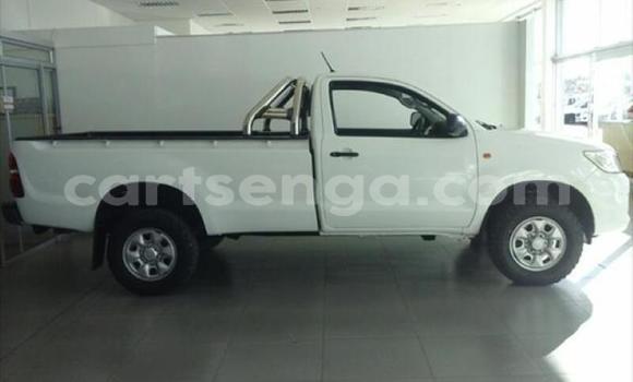 Nunua Ilio tumika Toyota Hilux White Gari ndani ya Manzini nchini Manzini Nunua Ilio tumika Toyota Hilux White Gari ndani ya Manzini nchini Manzini