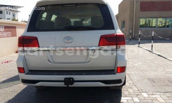 Buy Import Toyota Land Cruiser White Car in Import - Dubai in Hhohho Buy Import Toyota Land Cruiser White Car in Import - Dubai in Hhohho