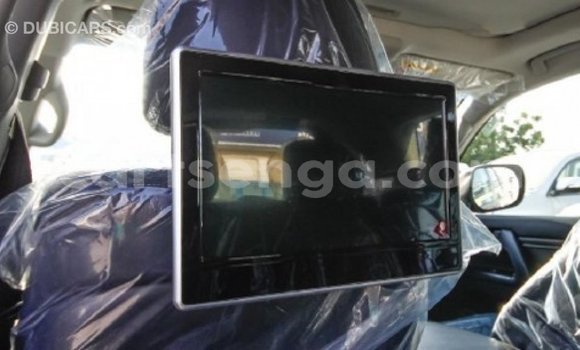 Buy Import Toyota Land Cruiser White Car in Import - Dubai in Hhohho Buy Import Toyota Land Cruiser White Car in Import - Dubai in Hhohho