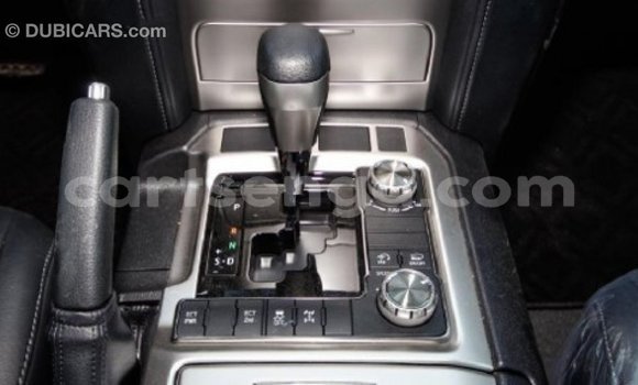 Buy Import Toyota Land Cruiser White Car in Import - Dubai in Hhohho Buy Import Toyota Land Cruiser White Car in Import - Dubai in Hhohho