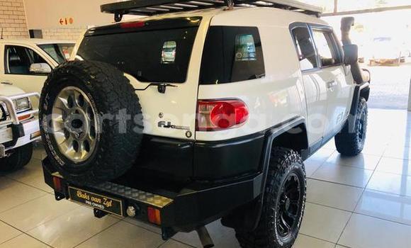 Nunua Ilio tumika Toyota Land Cruiser Beige Gari ndani ya Bulembu nchini Hhohho Nunua Ilio tumika Toyota Land Cruiser Beige Gari ndani ya Bulembu nchini Hhohho