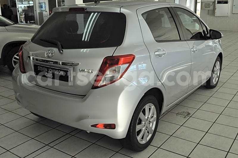 Big with watermark 2013 toyota yaris 1.3 cvt 5