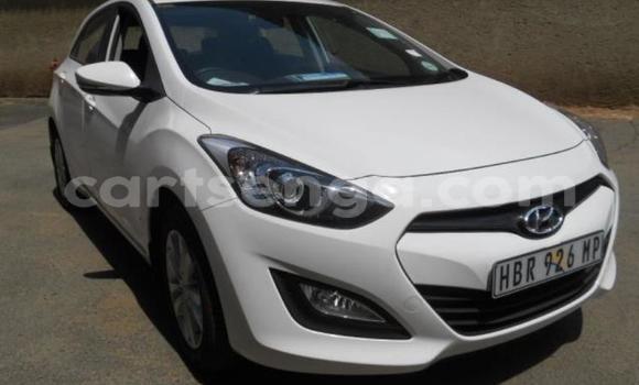 Nunua Ilio tumika Hyundai i30 White Gari ndani ya Manzini nchini Manzini Nunua Ilio tumika Hyundai i30 White Gari ndani ya Manzini nchini Manzini