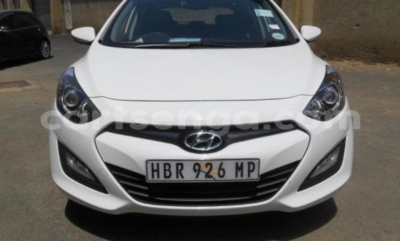 Nunua Ilio tumika Hyundai i30 White Gari ndani ya Manzini nchini Manzini Nunua Ilio tumika Hyundai i30 White Gari ndani ya Manzini nchini Manzini