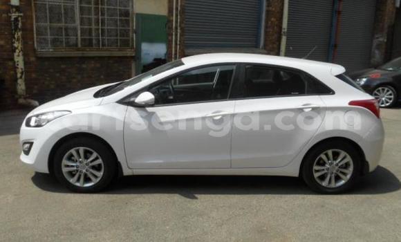 Nunua Ilio tumika Hyundai i30 White Gari ndani ya Manzini nchini Manzini Nunua Ilio tumika Hyundai i30 White Gari ndani ya Manzini nchini Manzini