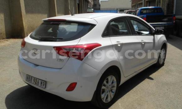 Nunua Ilio tumika Hyundai i30 White Gari ndani ya Manzini nchini Manzini Nunua Ilio tumika Hyundai i30 White Gari ndani ya Manzini nchini Manzini